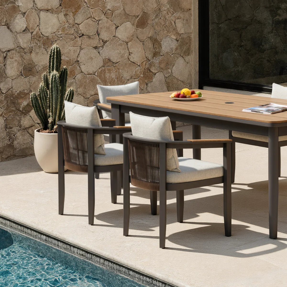 Modern Aluminium Outdoor Dining Table and Chairs