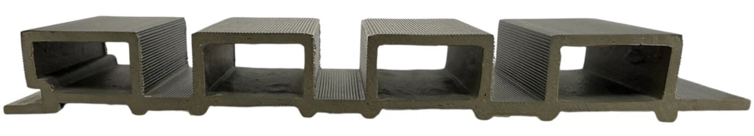 2.5 cm thick outdoor wall panel profile with hollow slat design.