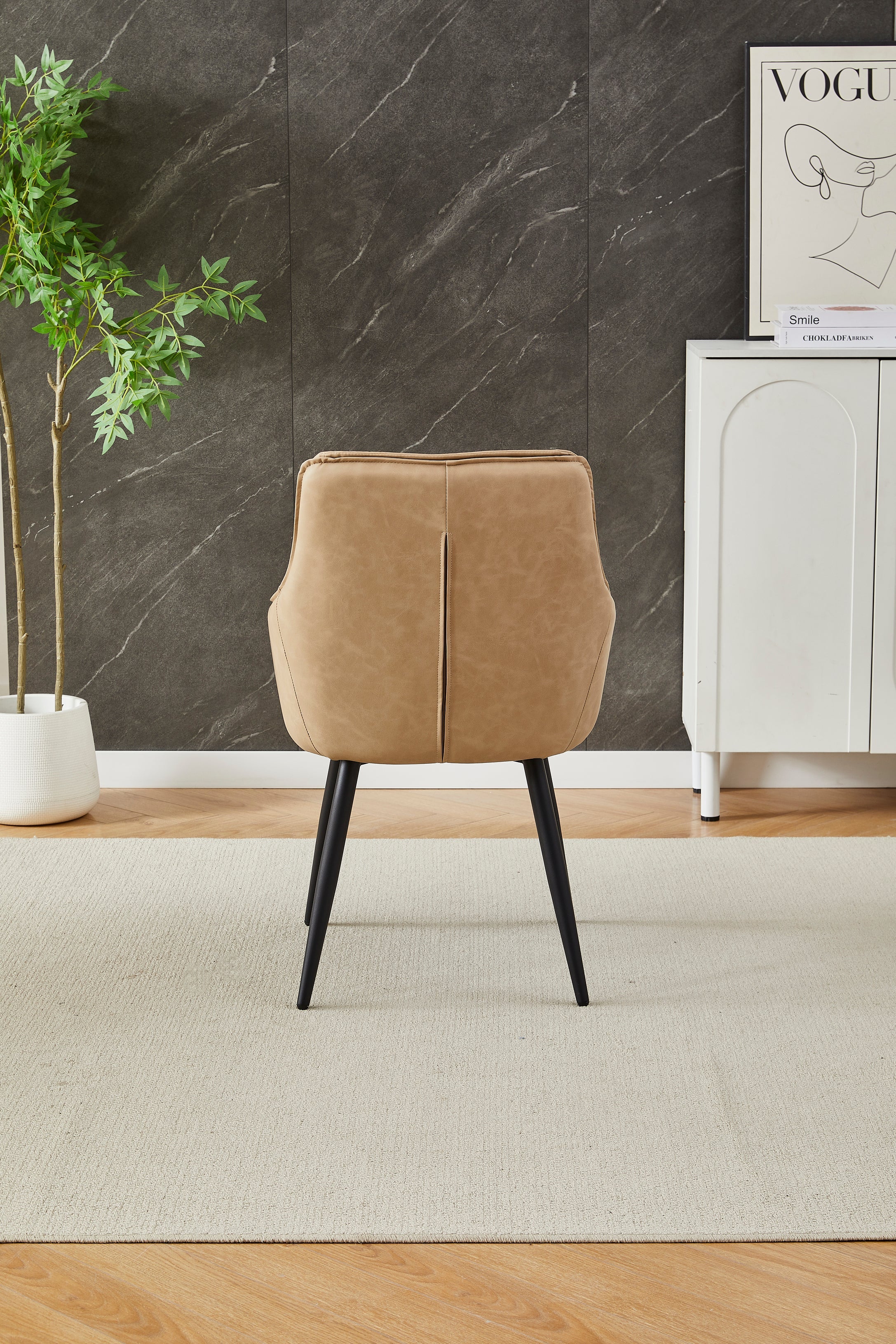 Beige ceramic tabletop with Palermo dining chairs