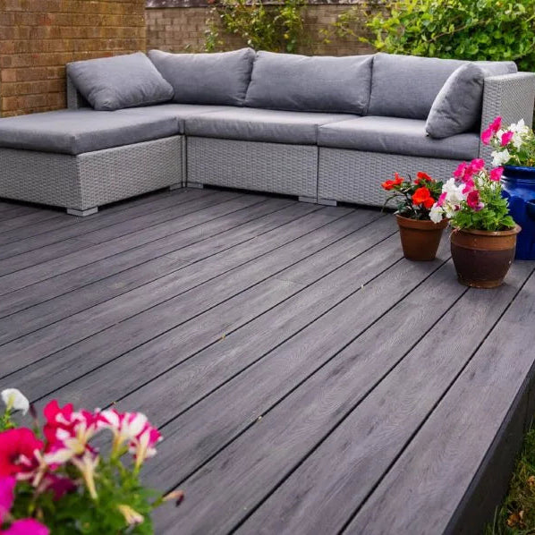 Grey composite decking boards 290cm
