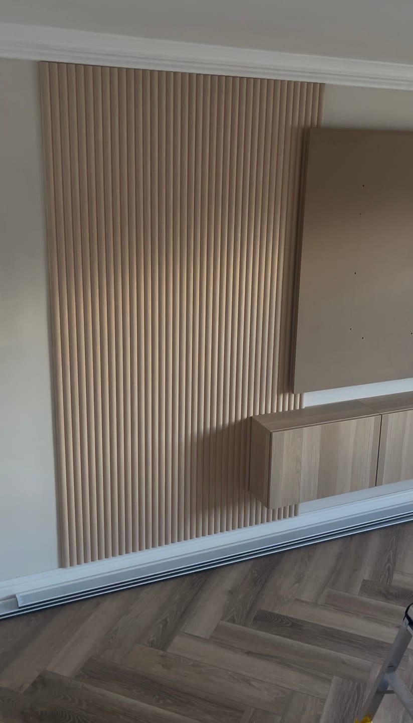 Oak Reed feature wall panel in a modern office