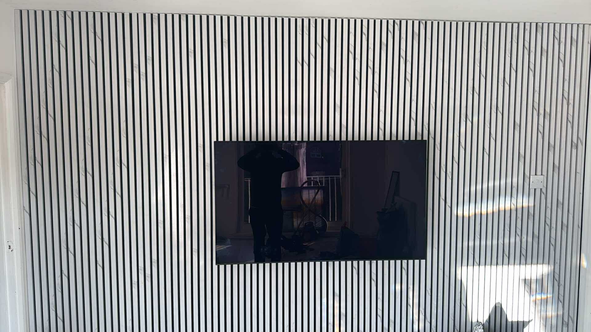White Marble Grey Effect panel used on a feature wall